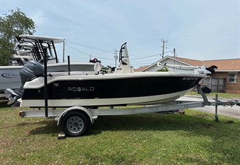2020 Robalo R160  Boat